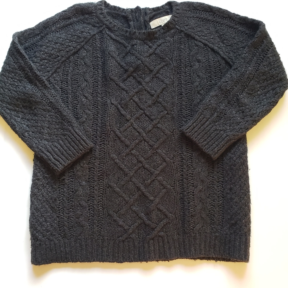 Loft cable knit size M